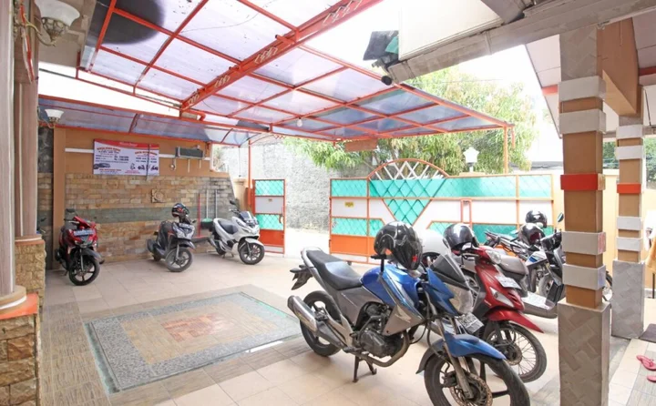Депок: RedDoorz near Perumnas Seturan