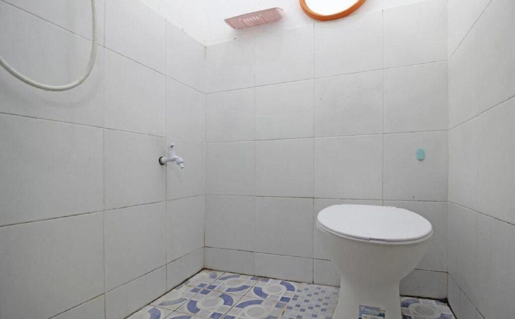 Депок: RedDoorz near Perumnas Seturan