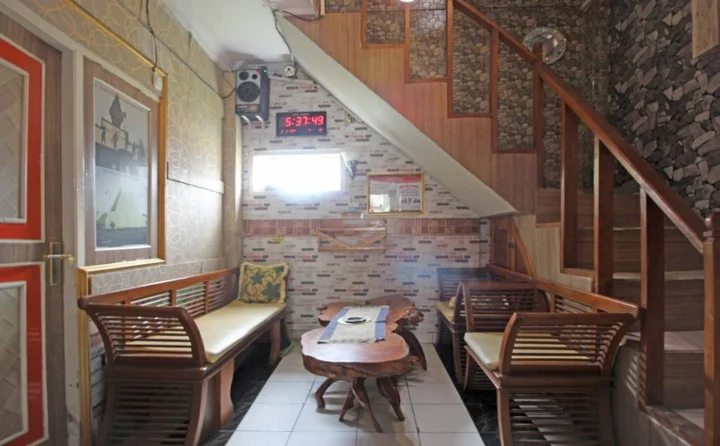 Депок: RedDoorz near Perumnas Seturan