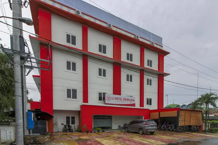 RedDoorz Plus Syariah @ Jalan Sriwijaya Medan — фото 1