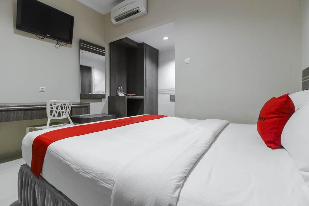 RedDoorz Plus Syariah @ Jalan Sriwijaya Medan — фото 5
