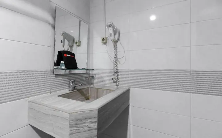 Медан: RedDoorz Plus Syariah @ Jalan Sriwijaya Medan