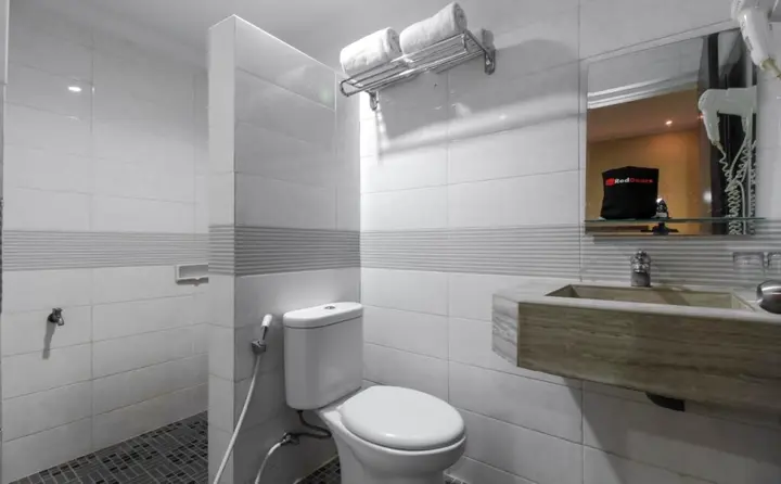 Медан: RedDoorz Plus Syariah @ Jalan Sriwijaya Medan