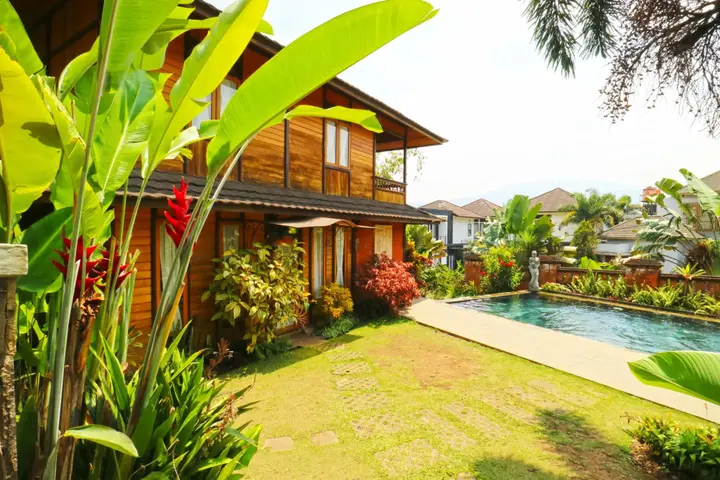 Паромпонг: Villa Gardenia Bandung