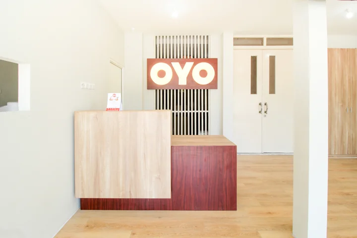 Сурабая: SUPER OYO 168 K-15 Residence