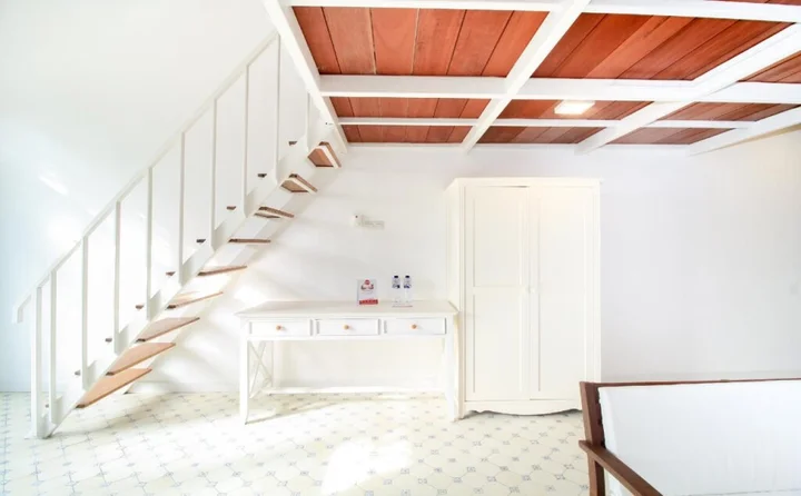 Сурабая: OYO 204 Blessing Residence