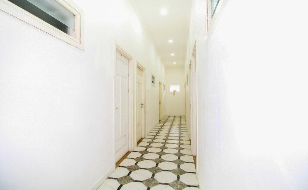 Сурабая: OYO 204 Blessing Residence