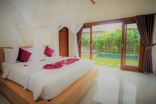 Тегаллаланг: Three Gold Luxury Private Villa