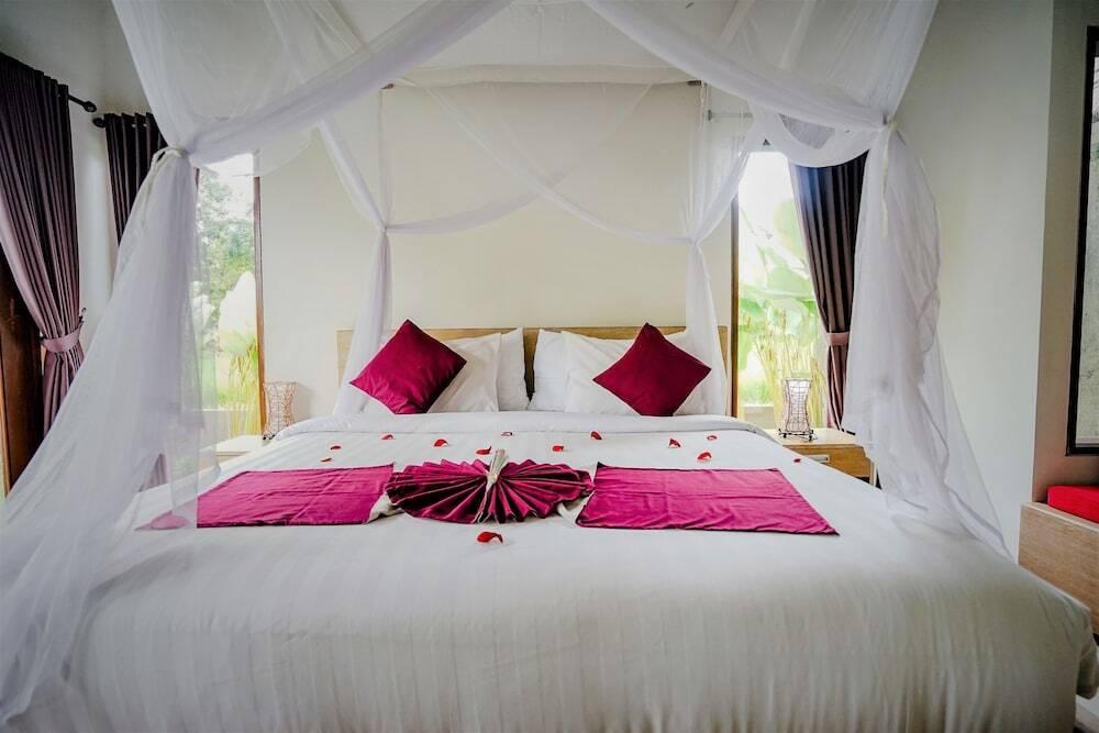 Тегаллаланг: Three Gold Luxury Private Villa
