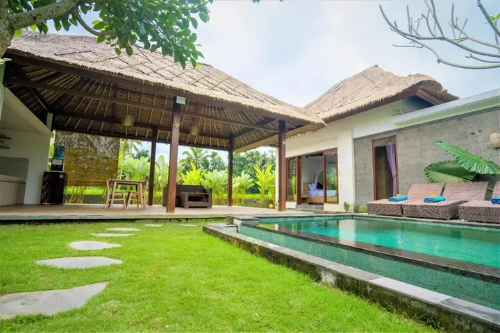Тегаллаланг: Three Gold Luxury Private Villa