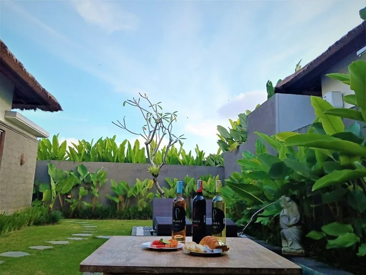 Тегаллаланг: Three Gold Luxury Private Villa