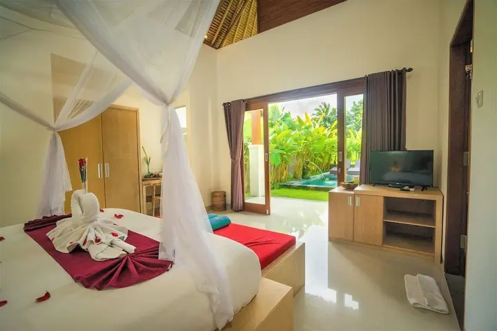 Тегаллаланг: Three Gold Luxury Private Villa