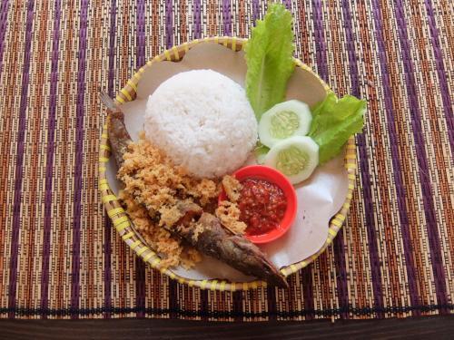 Батуретно: Almaidah Homestay