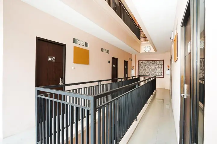 Сурабая: OYO 240 Audah Sevana Syariah Hotel