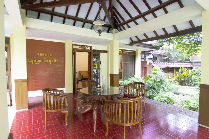 Депок: OYO 261 Sasono Putro Guest House