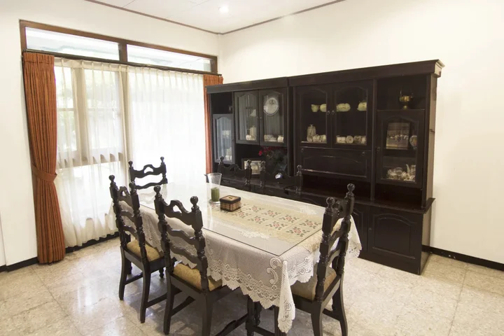 Депок: OYO 261 Sasono Putro Guest House
