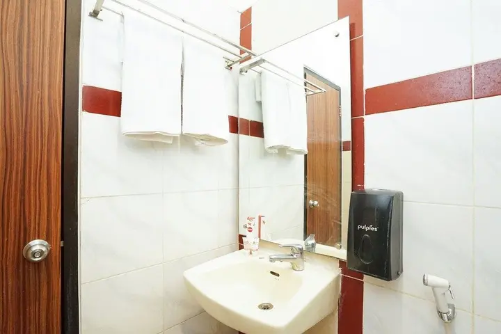 Сурабая: OYO 275 Hotel Kita