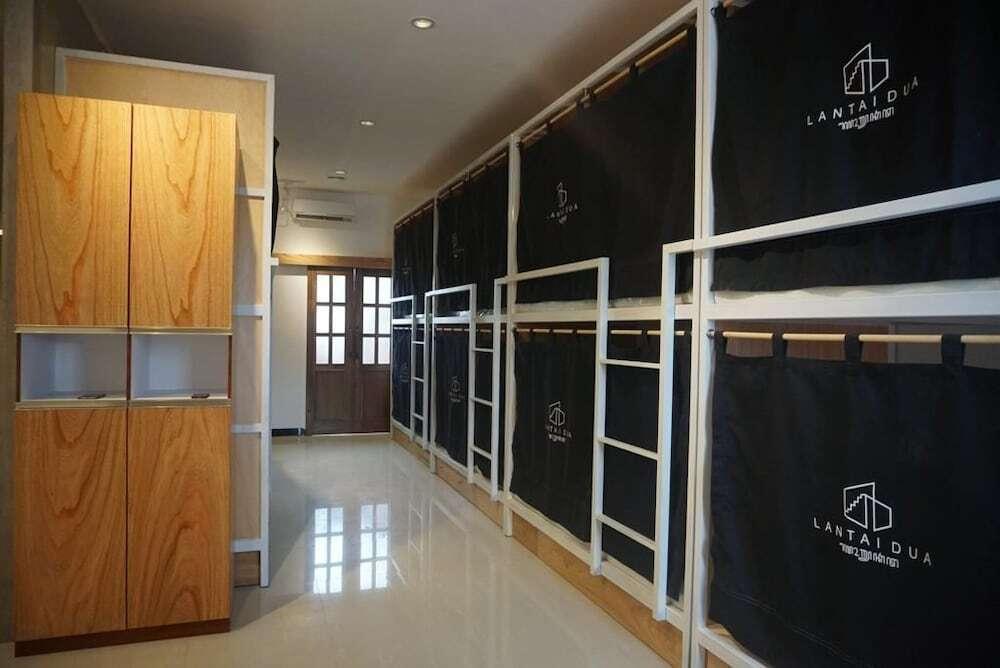 Депок: Lantai Dua Jogja - Hostel