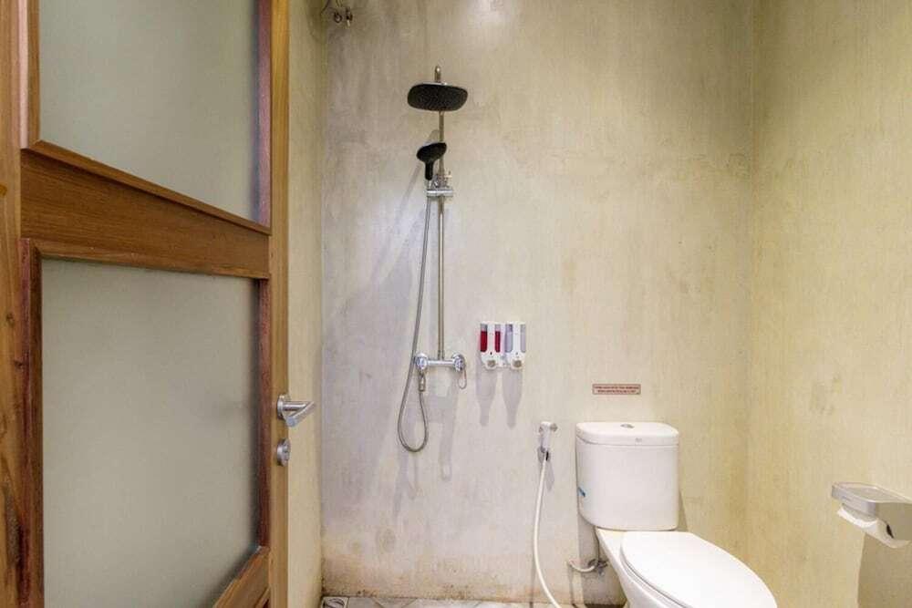 Депок: Lantai Dua Jogja - Hostel