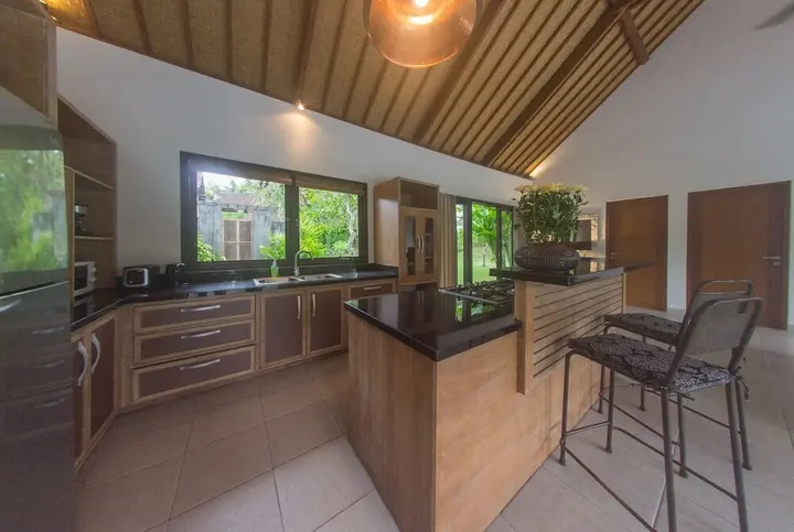 Сукавати: Villa Riverview