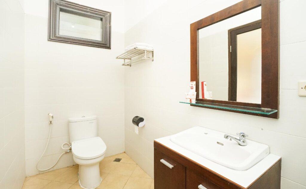 Травас: OYO 309 Avila Ketapan Rame Hotel