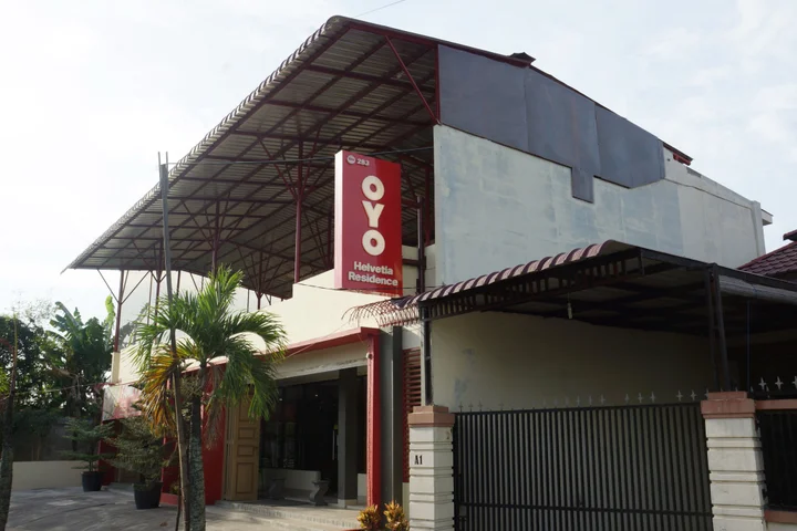 Медан: Super OYO 283 Helvetia Residence