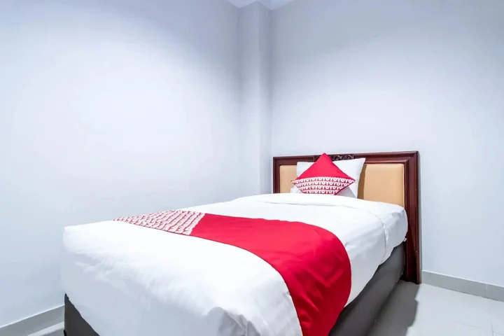 Медан: Super OYO 283 Helvetia Residence
