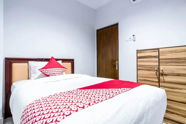 Медан: Super OYO 283 Helvetia Residence