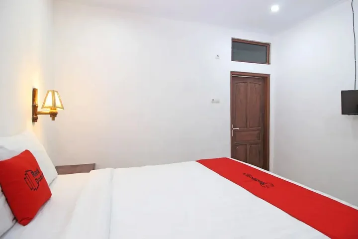 Боробудур: RedDoorz near Borobudur Temple 2