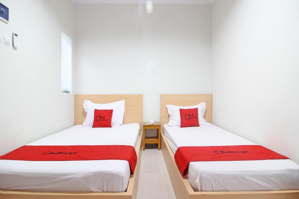 Батуретно: RedDoorz near AMIKOM Yogyakarta