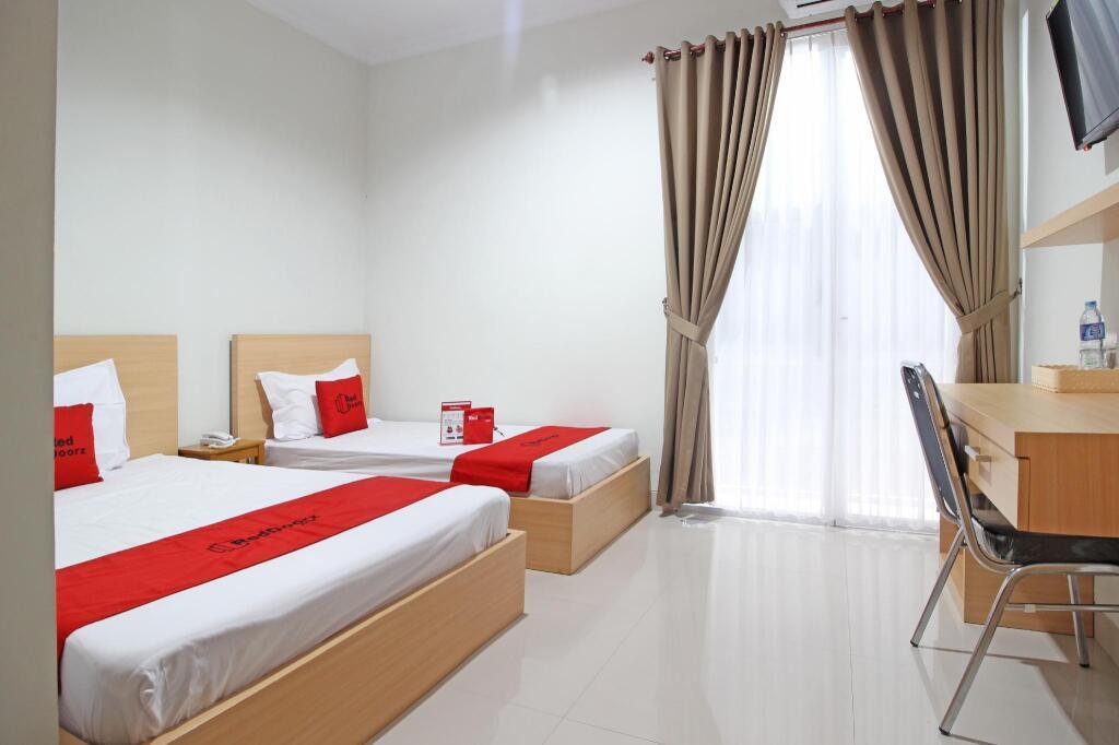 Батуретно: RedDoorz near AMIKOM Yogyakarta