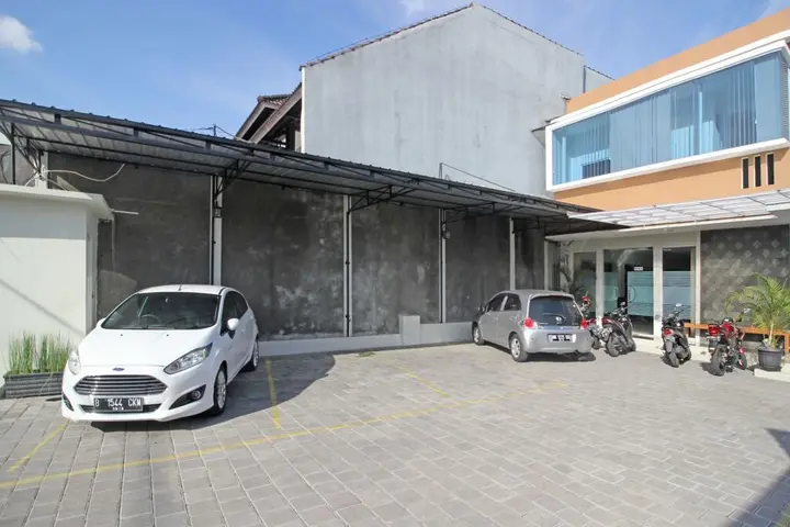 Батуретно: RedDoorz near AMIKOM Yogyakarta