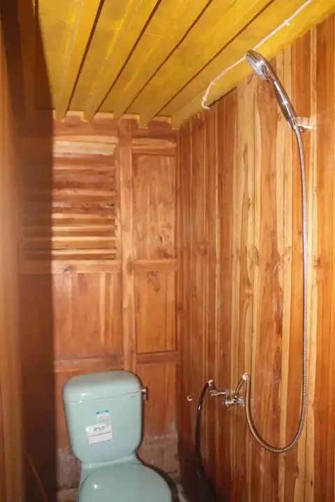 Комодо: Boat Charter KM.Caroline