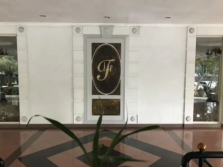Тангеранг: Kondominium Golf Karawaci