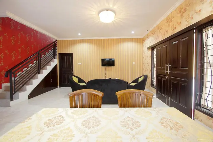 Депок: OYO 347 Bayang Brothers Guest House