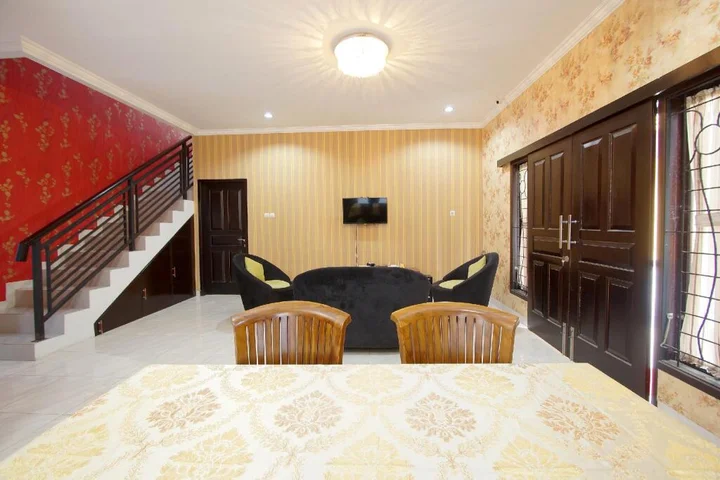 Депок: OYO 347 Bayang Brothers Guest House