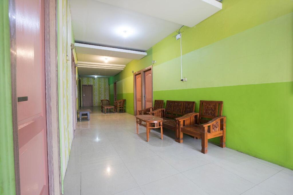 Тангеранг: OYO 298 Gemilang Guesthouse