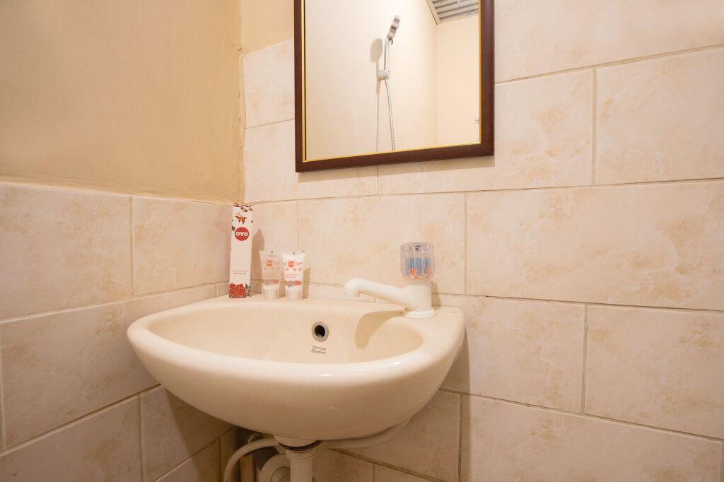 Тангеранг: OYO 298 Gemilang Guesthouse