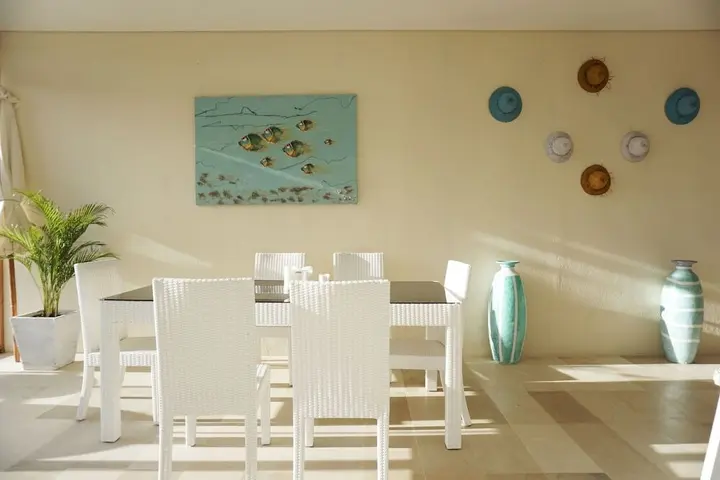 Jerowaru: Villa Atas Pelangi