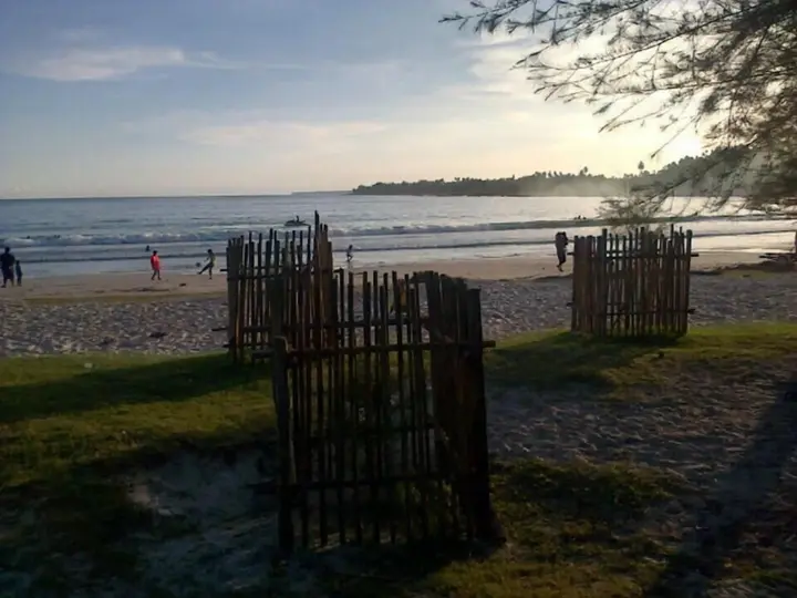 Матан Урунг: Pondok Oma Surf Simeulue