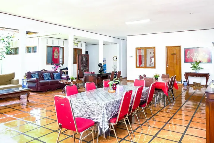 Маланг: OYO 353 Loesje Guest House Syariah