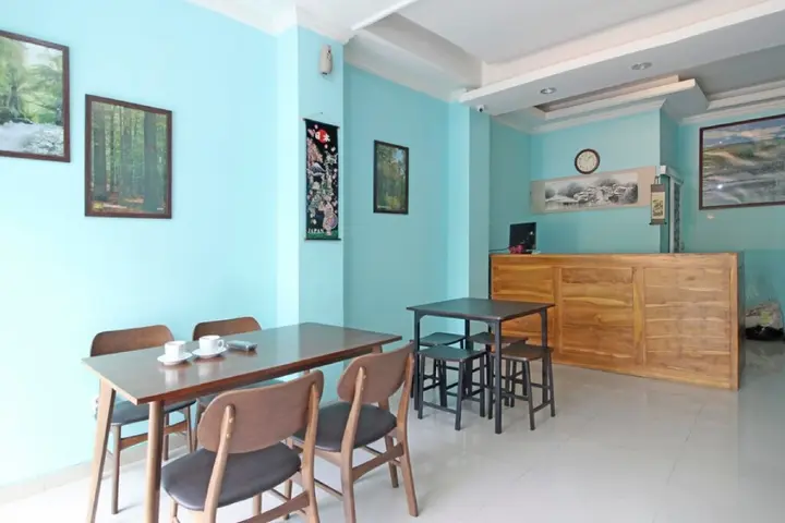 Суракарта: RedDoorz near Solo Balapan Station