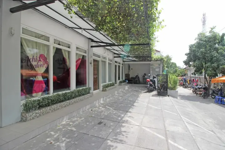 Суракарта: RedDoorz near Solo Balapan Station