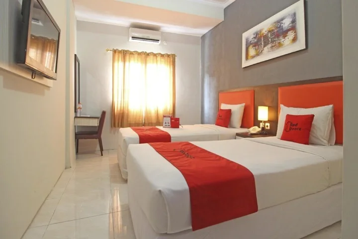 Суракарта: RedDoorz Plus near Keraton Solo