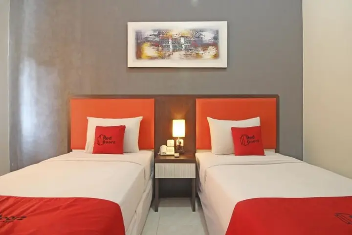 Суракарта: RedDoorz Plus near Keraton Solo