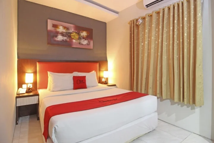 Суракарта: RedDoorz Plus near Keraton Solo