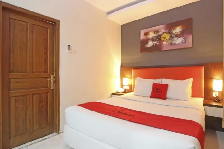 Суракарта: RedDoorz Plus near Keraton Solo