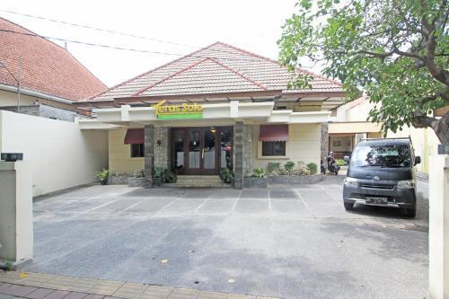Суракарта: RedDoorz near Pusat Grosir Solo