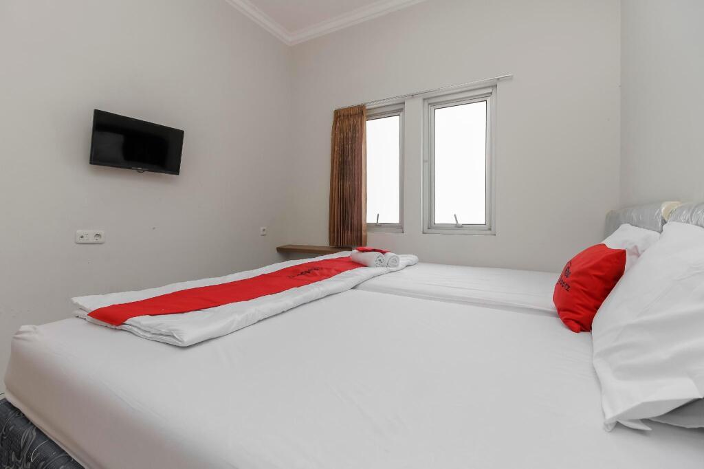 Джакарта: RedDoorz near Central Park Mall