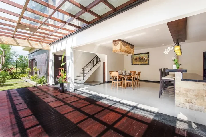 Таро: Villa Cendrawasih